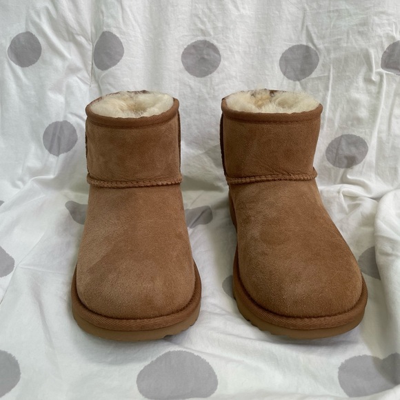 UGG Australia Classic Mini II boots chestnut child size 5 fits woman’s size 7 - Picture 6 of 12